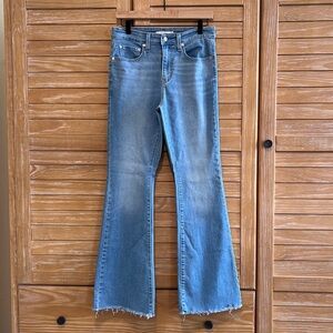 Women’s Flare Levi’s 29 X 32 Jeans